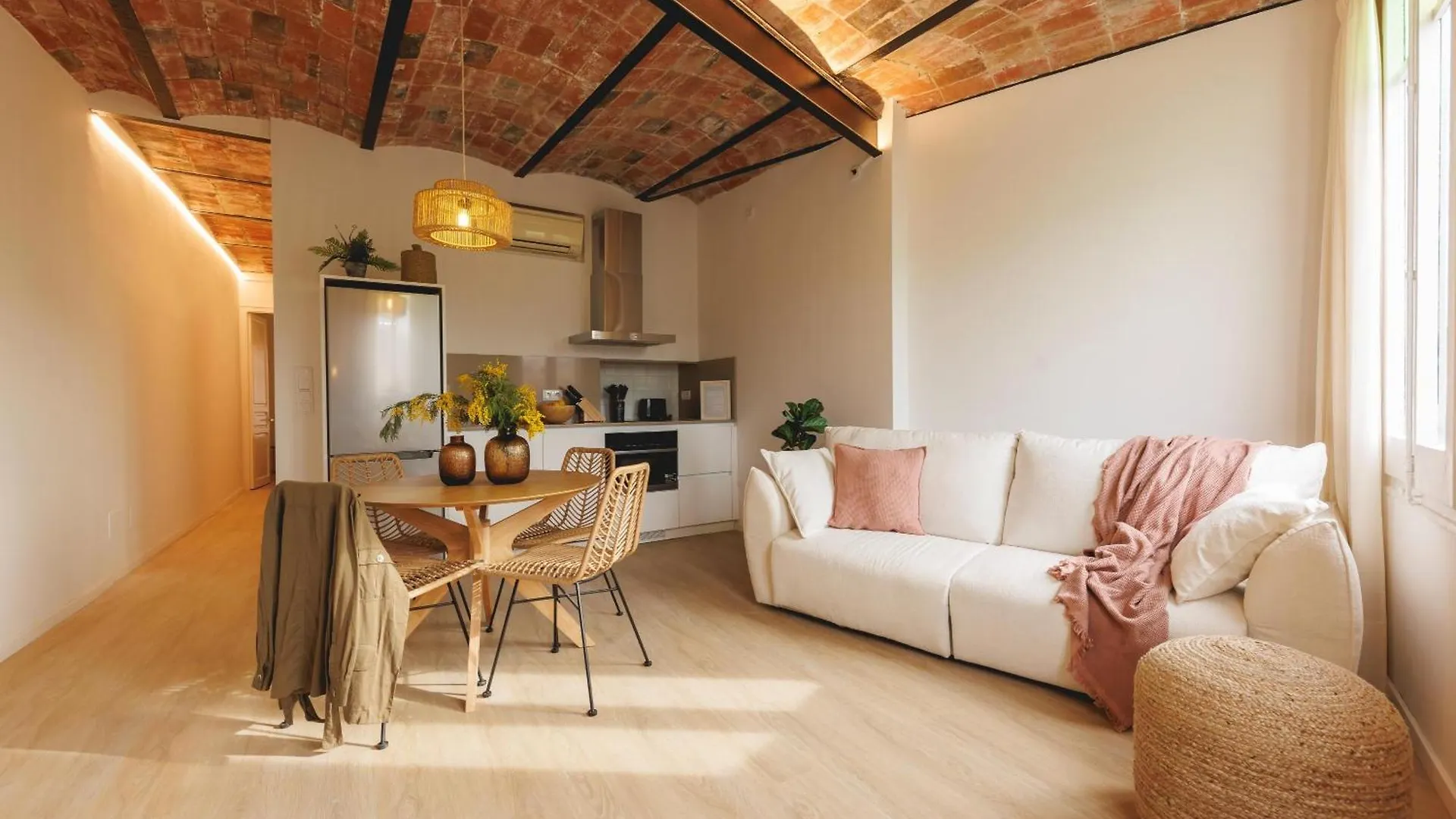 Bravissimo Calderers La Serp, View Over Onyar River Girona Apartment